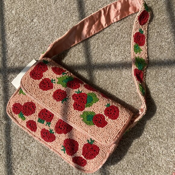 Strawberry Beaded Bag 🍓 - Picture 1 of 3